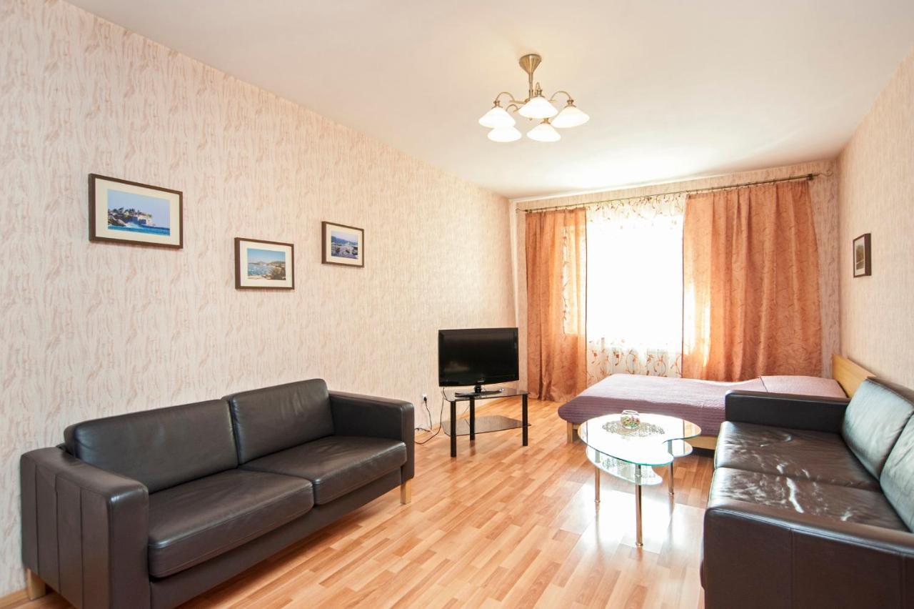 Arenda Kvartiry V Bazhovskom Apartment Ekaterinburg Luaran gambar