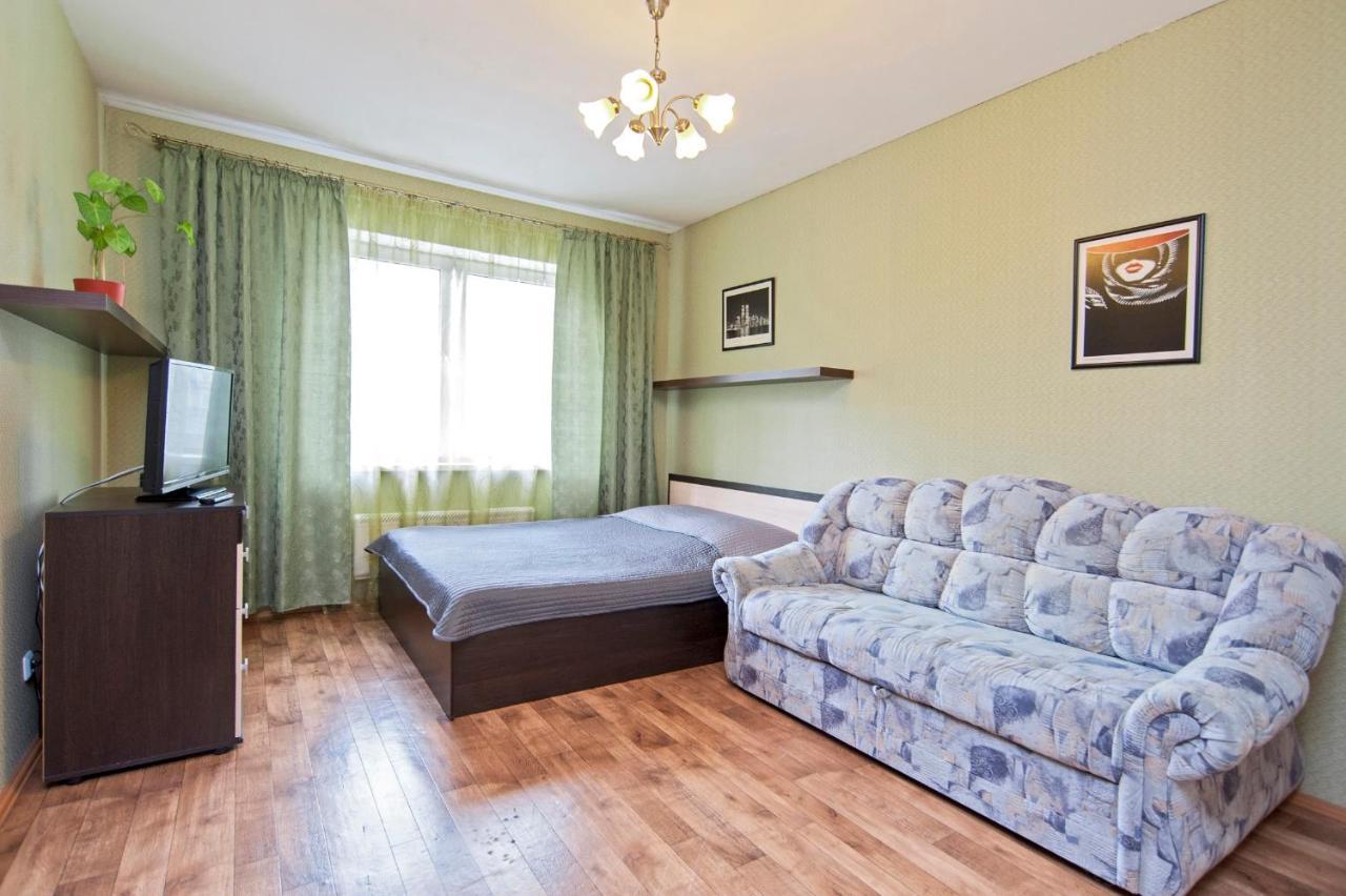 Arenda Kvartiry V Bazhovskom Apartment Ekaterinburg Luaran gambar