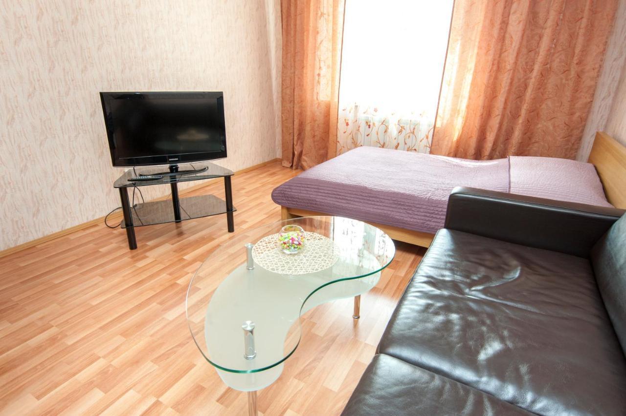 Arenda Kvartiry V Bazhovskom Apartment Ekaterinburg Luaran gambar