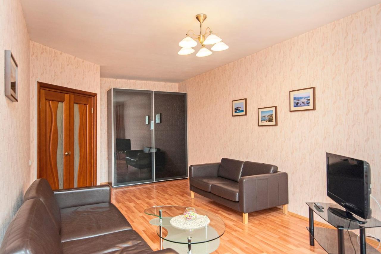 Arenda Kvartiry V Bazhovskom Apartment Ekaterinburg Luaran gambar