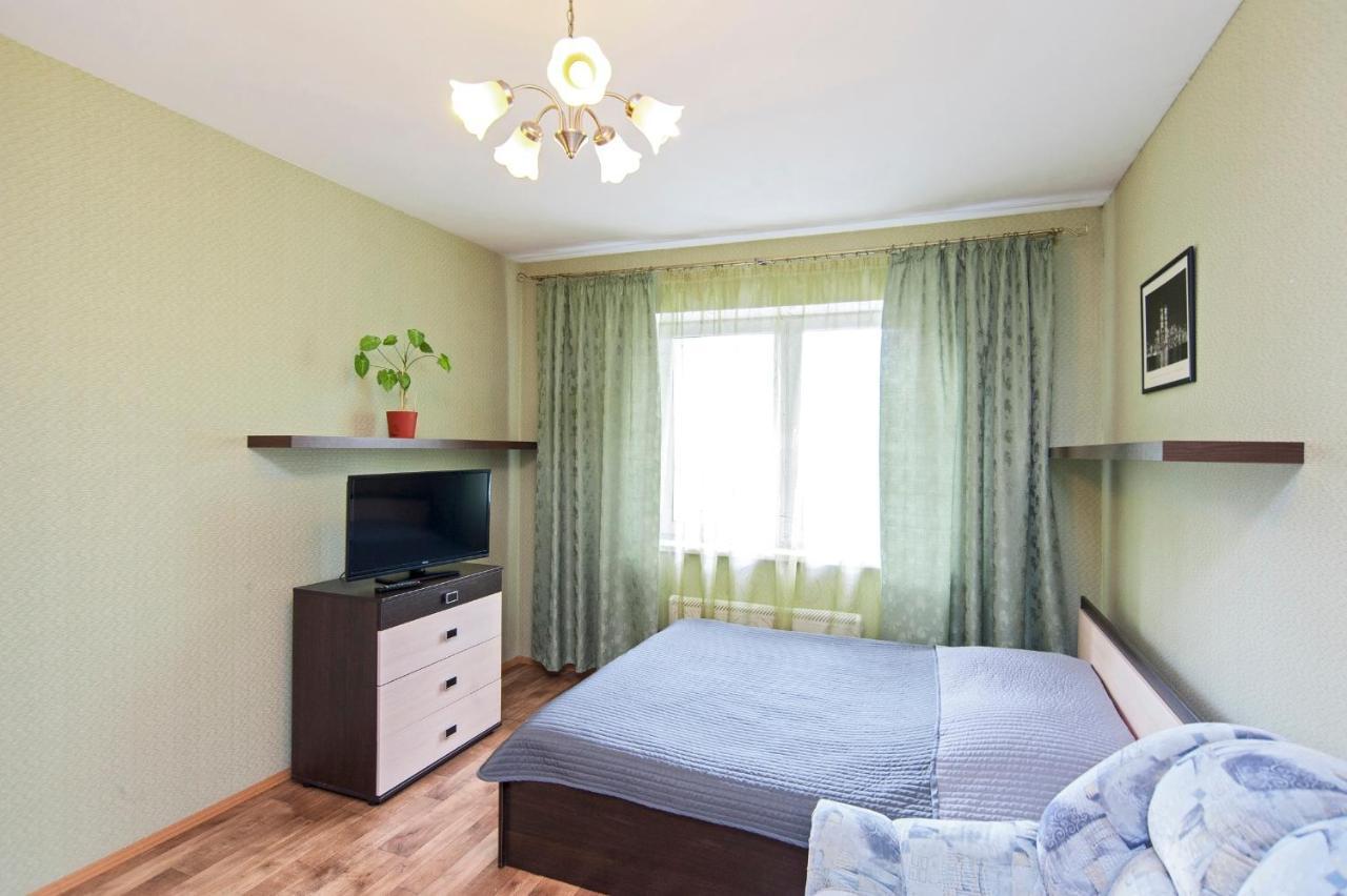 Arenda Kvartiry V Bazhovskom Apartment Ekaterinburg Luaran gambar