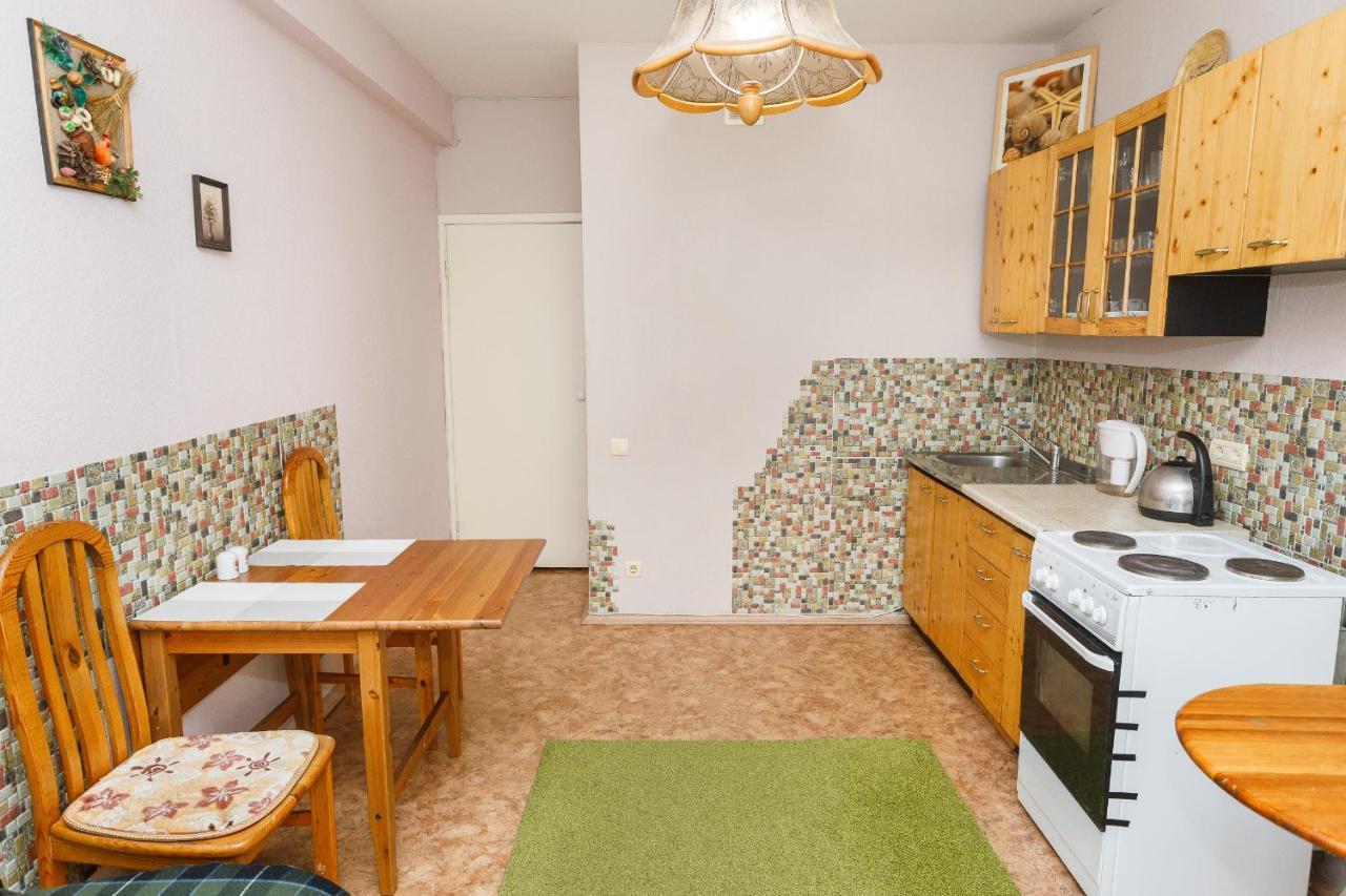 Arenda Kvartiry V Bazhovskom Apartment Ekaterinburg Luaran gambar