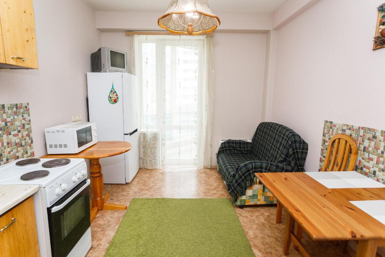 Arenda Kvartiry V Bazhovskom Apartment Ekaterinburg Luaran gambar