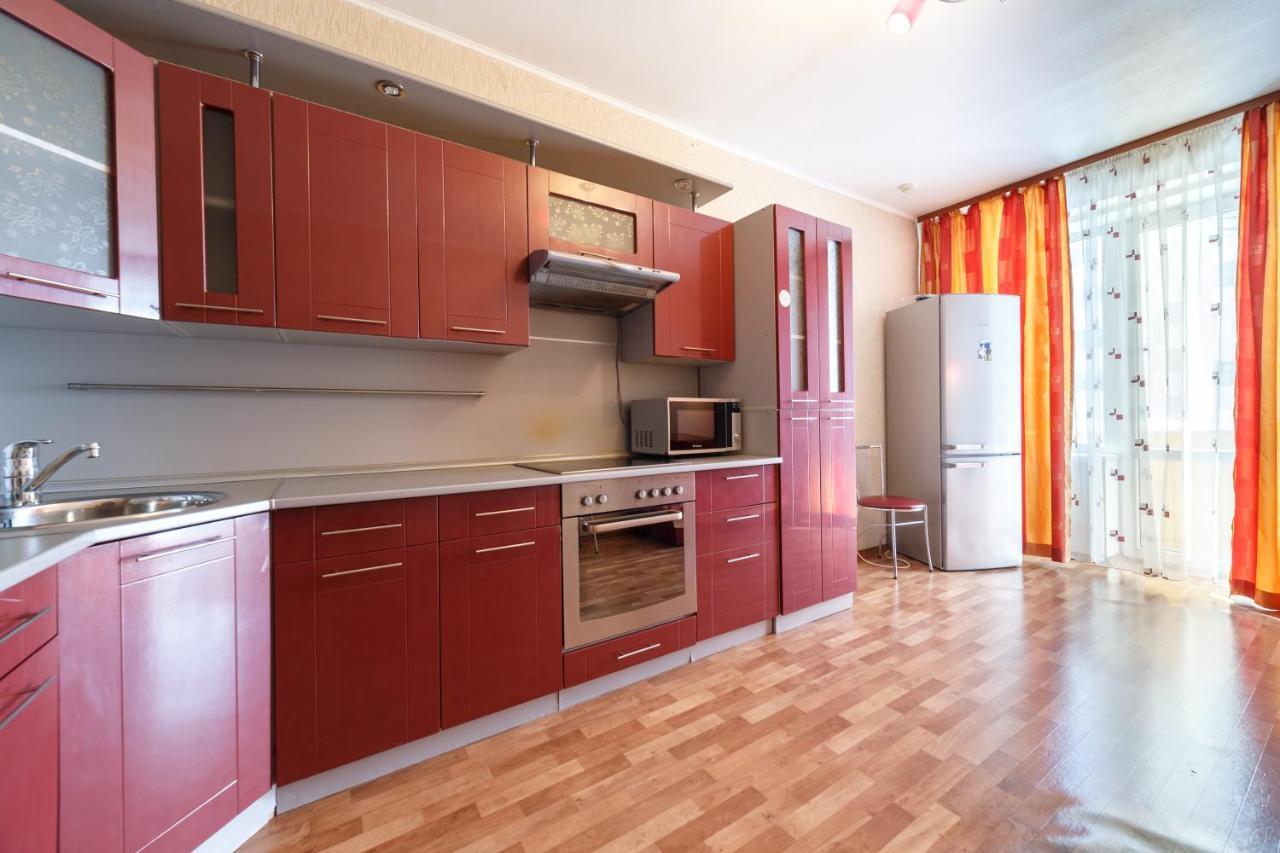 Arenda Kvartiry V Bazhovskom Apartment Ekaterinburg Luaran gambar