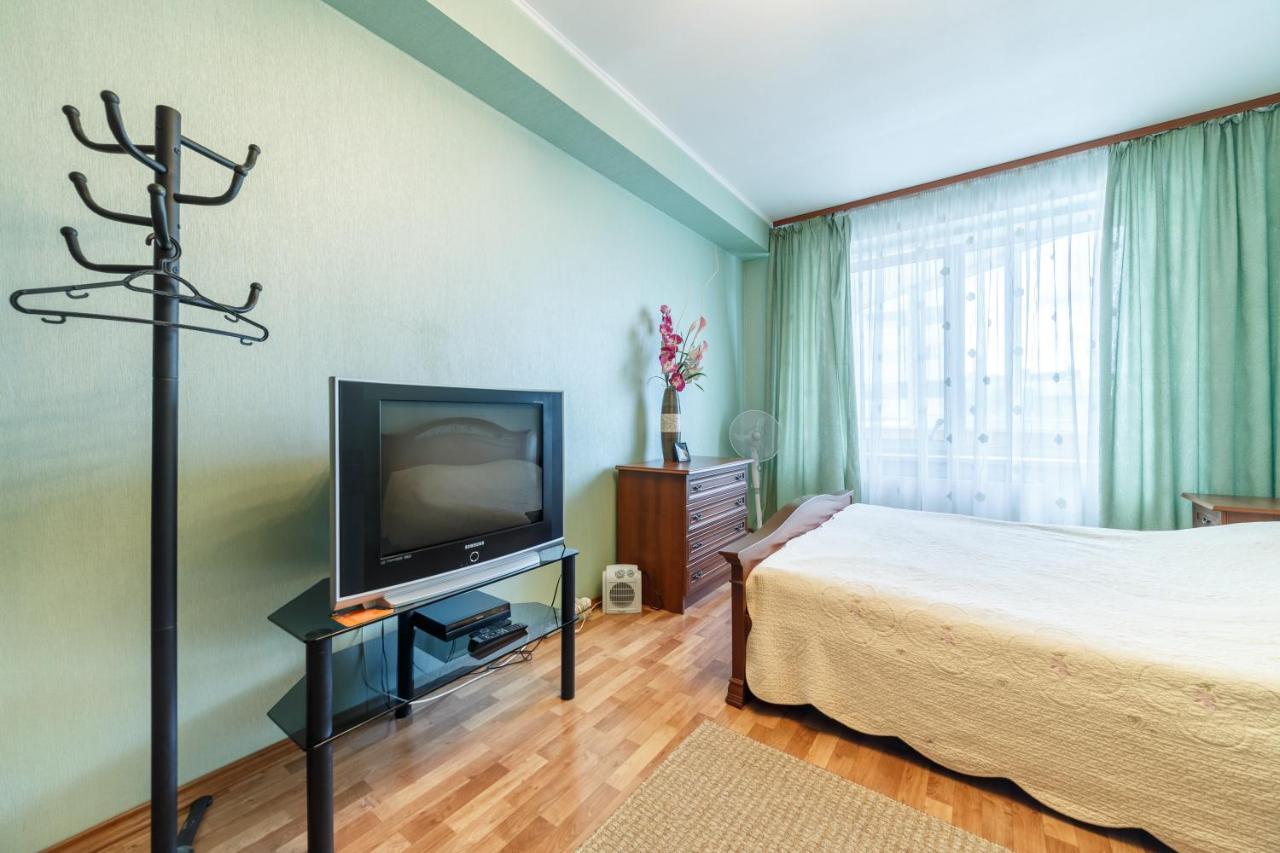 Arenda Kvartiry V Bazhovskom Apartment Ekaterinburg Luaran gambar